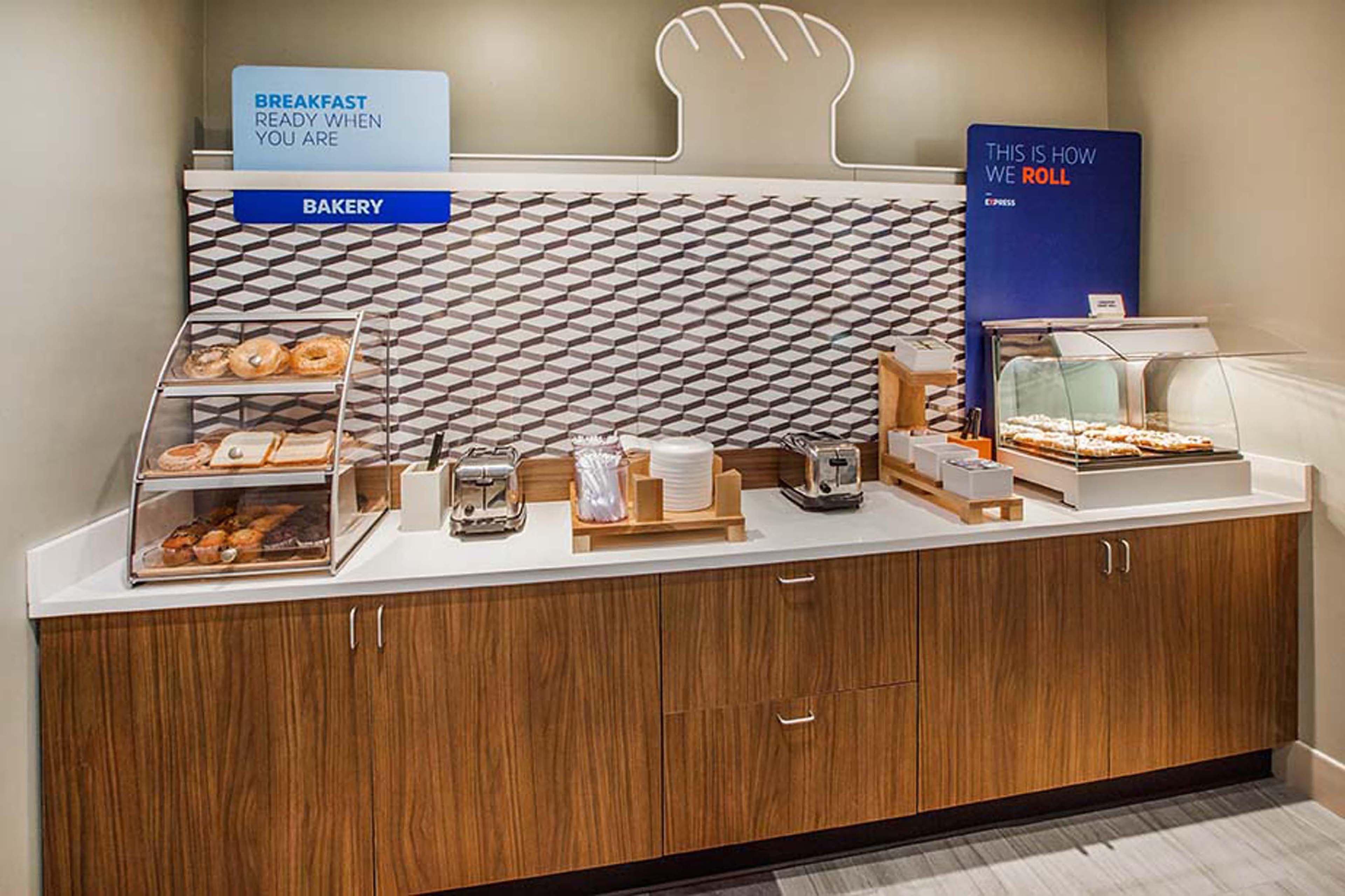 Holiday Inn Express Tallahassee By Ihg Exteriör bild